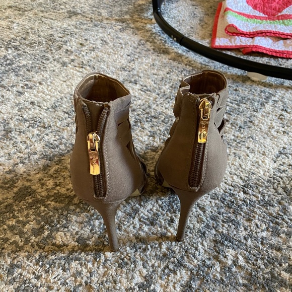 BCBGeneration Heels - Picture 3 of 3